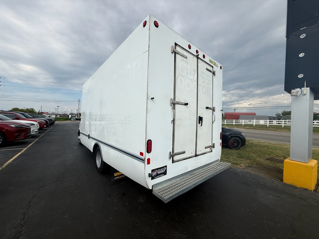 Used 2020 GMC Savana 3500 Extended w/ Driver Convenience Package RWD image 6