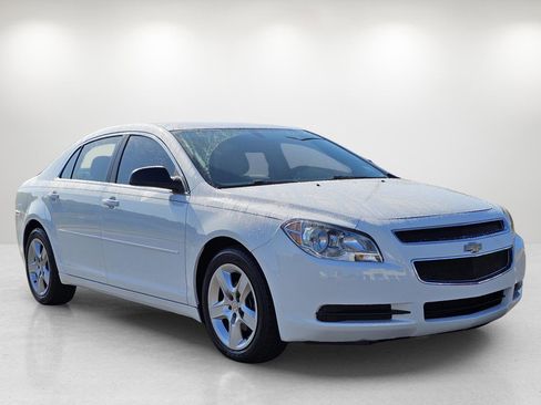Used 2011 Chevrolet Malibu LS image 3