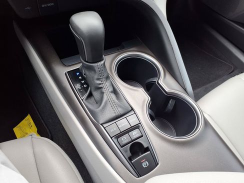 Used 2024 Toyota Camry SE w/ Audio Upgrade Package FWD image 27