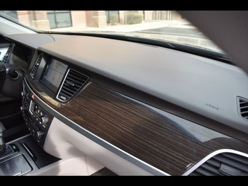 Used 2019 Genesis G80 3.8 RWD image 34