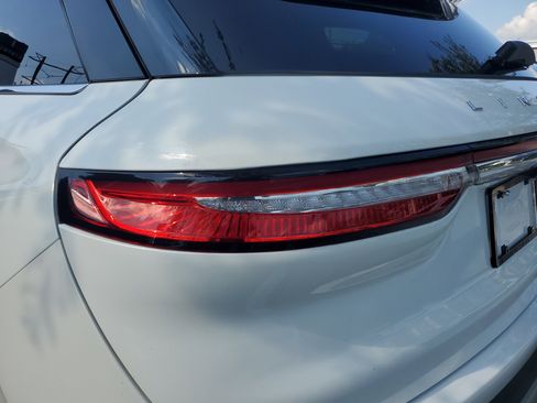 Certified 2024 Lincoln Corsair FWD image 9