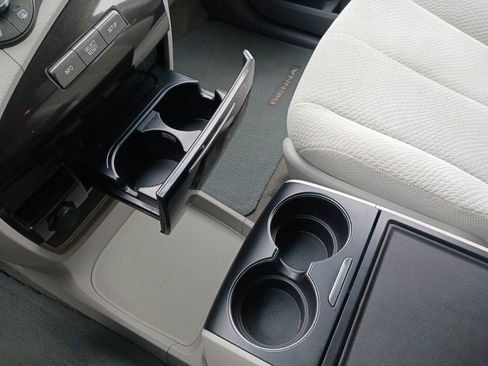 Used 2014 Toyota Sienna LE image 13