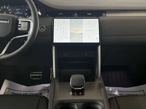 New 2025 Land Rover Discovery Sport Dynamic SE image 24