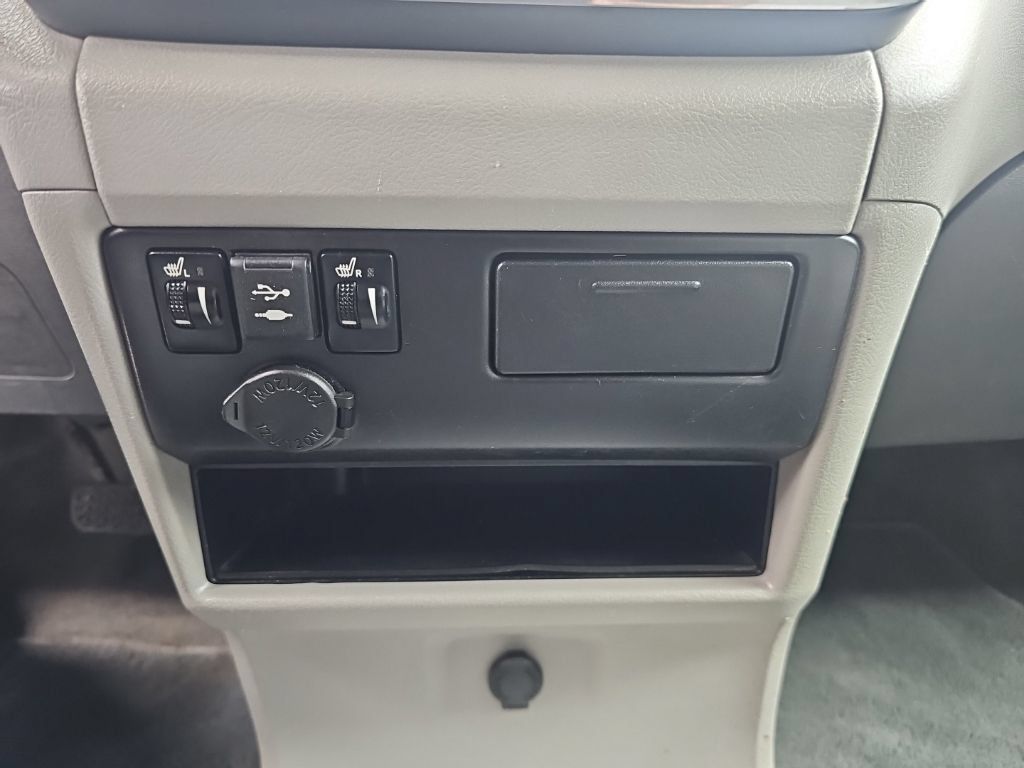 Used 2018 Toyota Sienna XLE w/ XLE Navigation Package FWD image 19