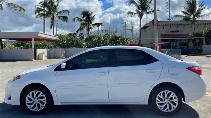 Used 2018 Toyota Corolla LE w/ Body Protection Package FWD image 2
