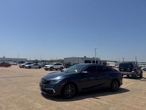 Used 2020 Honda Civic EX image 9