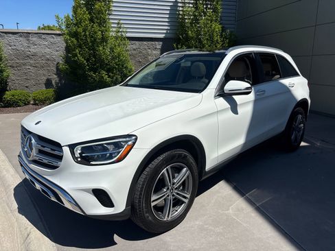 Used 2020 Mercedes-Benz GLC 300 4MATIC image 1