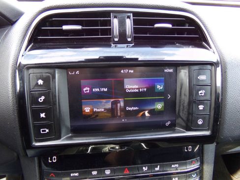 Used 2018 Jaguar F-PACE Premium AWD/4WD image 22