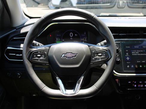 Used 2023 Chevrolet Bolt EUV LT FWD image 24