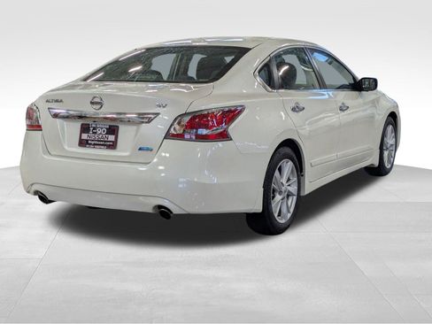 Used 2014 Nissan Altima 2.5 SV image 7