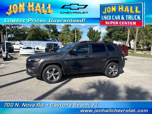 Used 2022 Jeep Cherokee Limited image 4