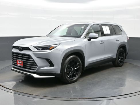 Used 2025 Toyota Grand Highlander AWD Hybrid image 2