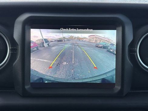 Used 2021 Jeep Wrangler Unlimited Sahara w/ Cold Weather Group image 36