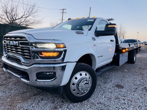 Used 2025 RAM 5500 Tradesman image 3