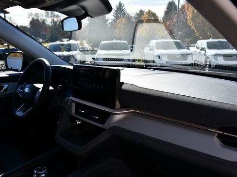 Used 2026 Ford Explorer Active w/ Active Comfort Package image 15