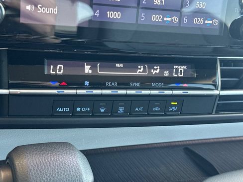 Certified 2024 Toyota Sienna LE AWD/4WD image 24