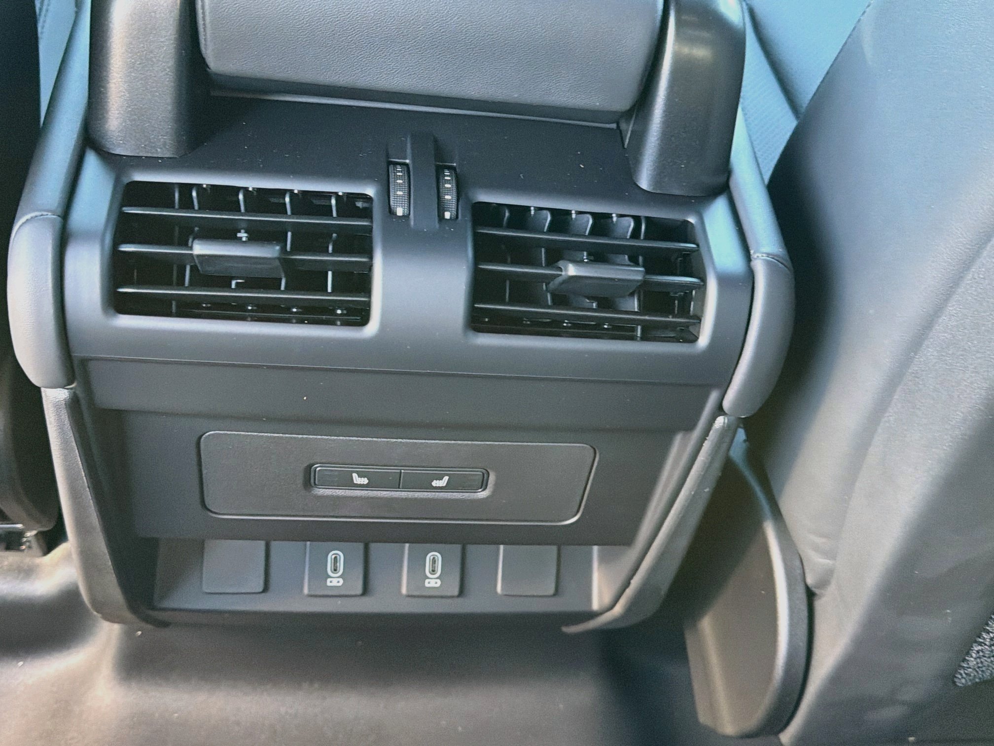 New 2026 Land Rover Defender 110 X-Dynamic SE AWD/4WD image 19