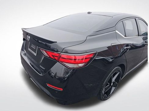 Used 2022 Nissan Sentra SR w/ Midnight Edition image 13