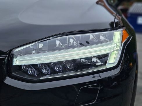 Used 2023 Volvo XC90 B6 Plus w/ Protection Package Premier image 10