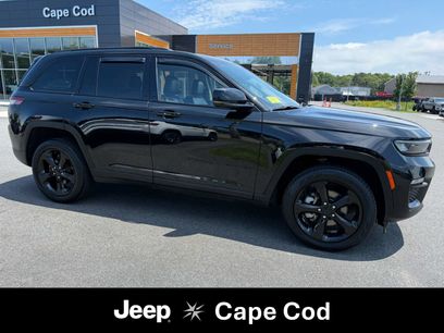 Used 2023 Jeep Grand Cherokee Limited w/ Black Appearance Package