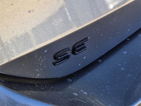 New 2026 Volkswagen Tiguan SE R-Line image 9