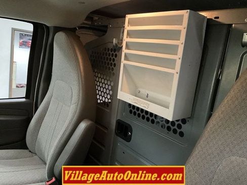 Used 2015 GMC Savana 2500 RWD image 23