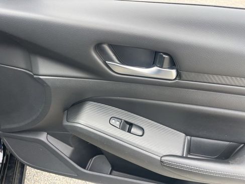 Used 2024 Nissan Altima 2.5 SV image 19