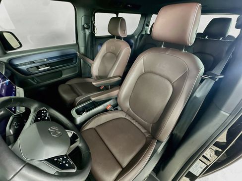 Used 2025 Volkswagen ID. Buzz Pro S RWD image 31