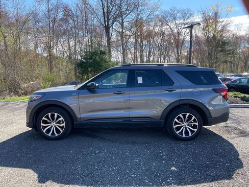 Used 2025 Ford Explorer ST-Line AWD/4WD image 9