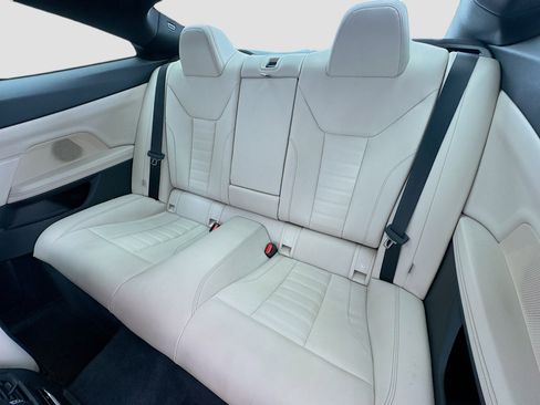 Used 2022 BMW 430i Coupe w/ M Sport Package image 16