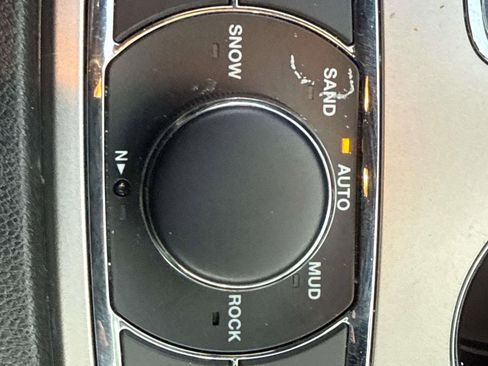 Used 2019 Jeep Grand Cherokee Limited w/ Trailer Tow Group IV image 18