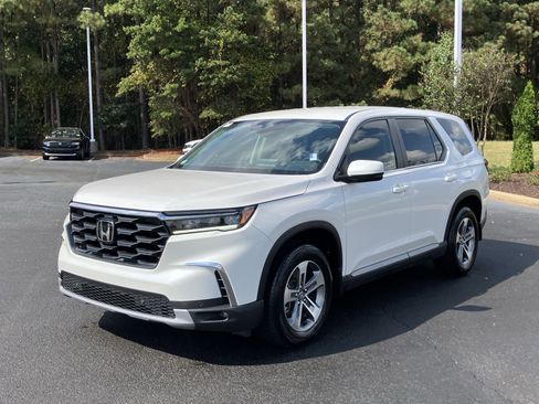 Used 2025 Honda Pilot EX-L image 6