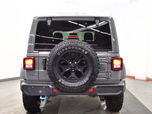 Used 2023 Jeep Wrangler Unlimited w/ Sun & Screen Package image 9