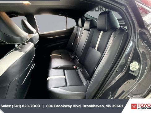 Used 2025 Toyota Camry SE w/ Convenience Package FWD image 19