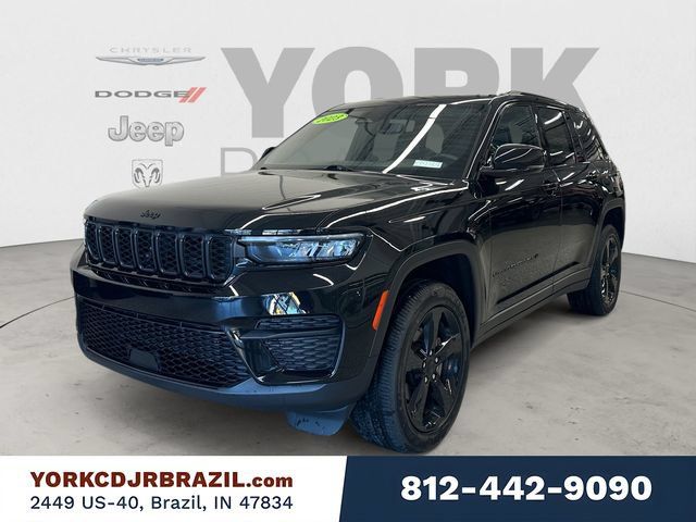 Used 2023 Jeep Grand Cherokee Altitude AWD/4WD image 1
