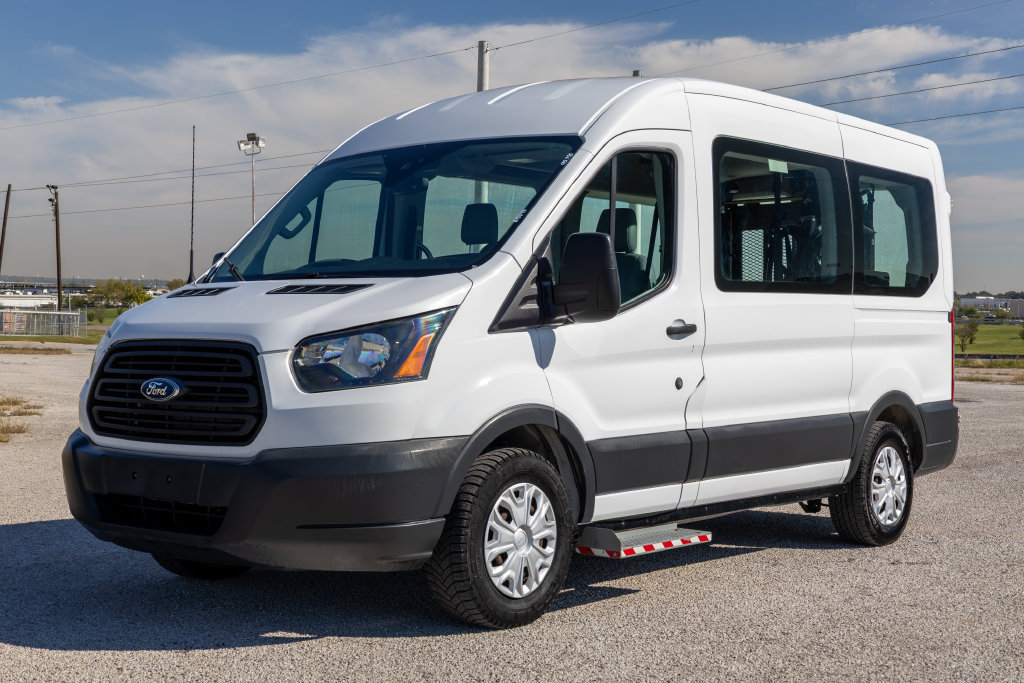 Used 2018 Ford Transit 150 XL RWD image 3