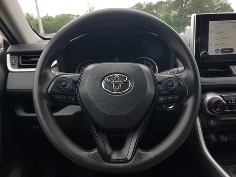 Used 2024 Toyota RAV4 XLE FWD image 19