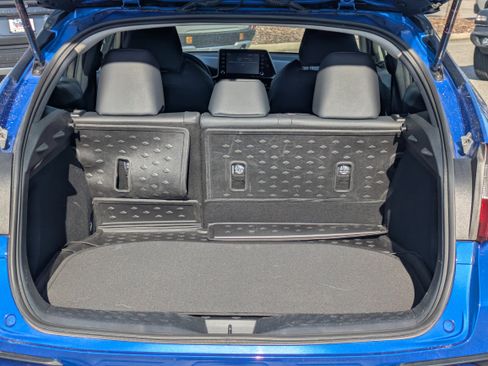 Used 2021 Toyota C-HR Limited image 13