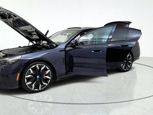 Used 2024 BMW i5 eDrive40i w/ M Sport Package RWD image 14