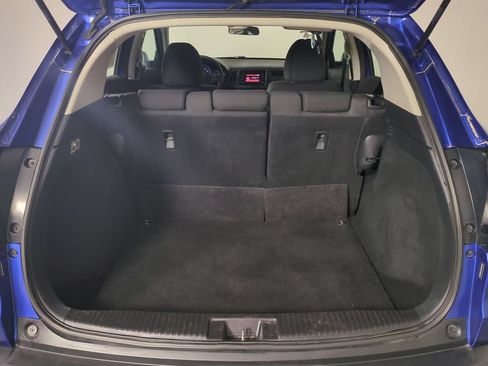 Used 2018 Honda HR-V LX image 14