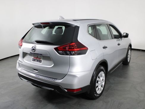 Certified 2018 Nissan Rogue S image 15