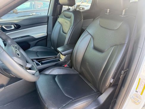 Used 2025 Jeep Compass Limited AWD/4WD image 36
