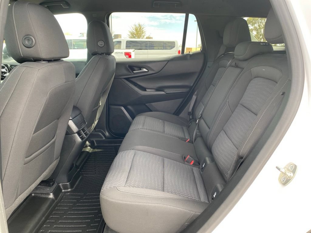 Used 2025 Chevrolet Equinox LT FWD image 25