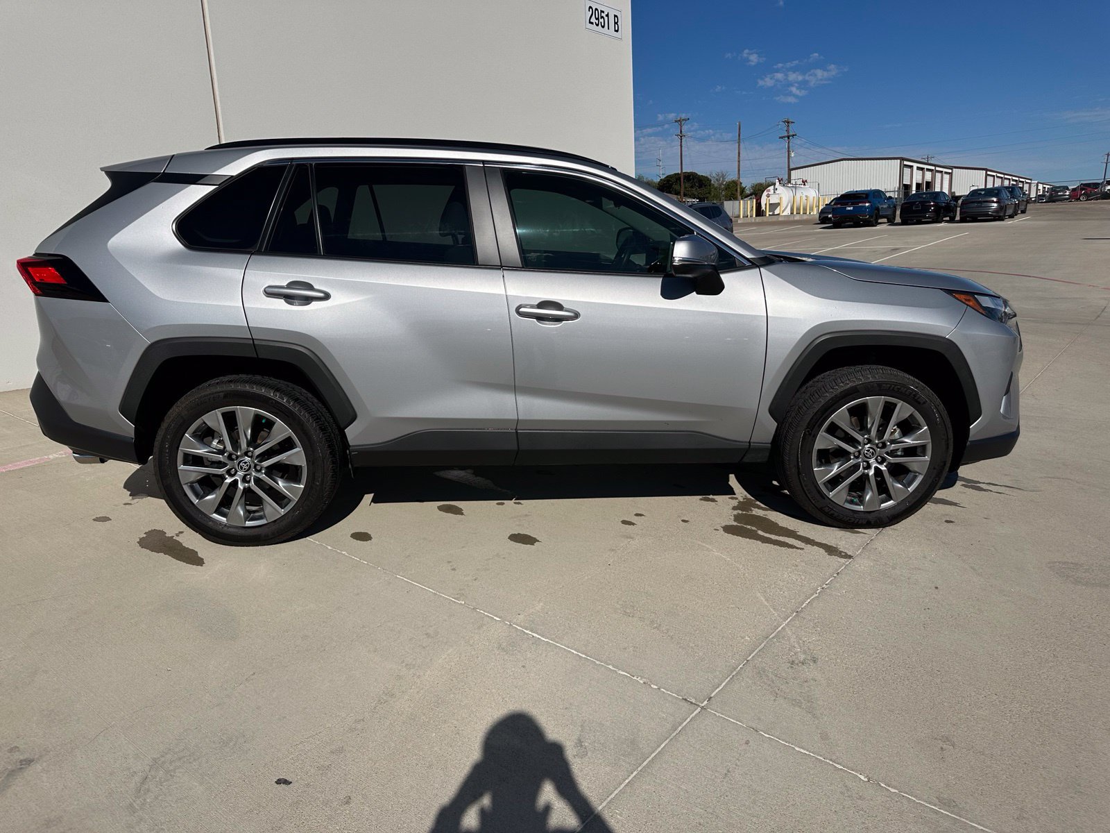 Used 2025 Toyota RAV4 XLE Premium FWD image 8