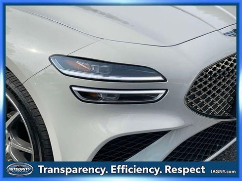 Used 2025 Genesis G70 2.5T image 10