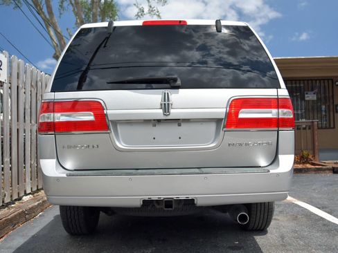 Used 2014 Lincoln Navigator 2WD image 32