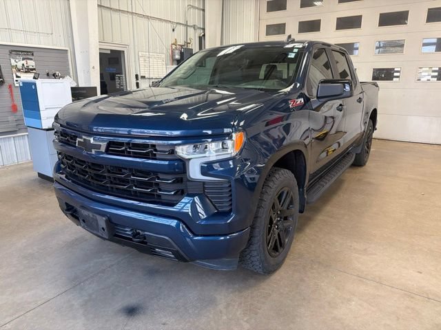 Used 2022 Chevrolet Silverado 1500 RST w/ Convenience Package II AWD/4WD image 2