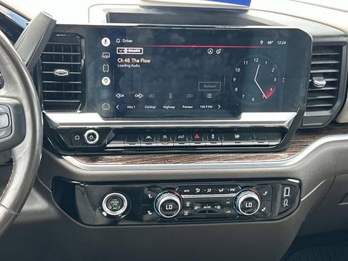 Used 2022 GMC Sierra 1500 SLE image 15