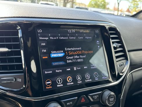 Certified 2019 Jeep Grand Cherokee Limited w/ Trailer Tow Group IV AWD/4WD image 16
