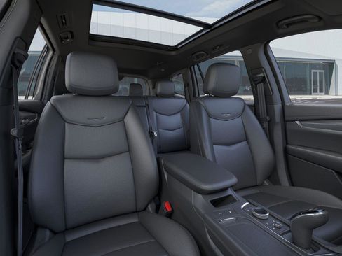 New 2025 Cadillac XT6 Luxury image 17